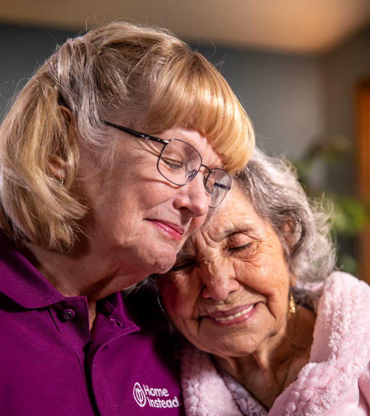 CAREGiver providing in-home senior care services. Home Instead of Grayslake, IL provides Elder Care to aging adults. 