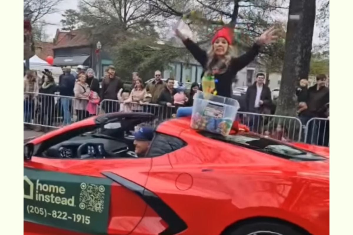 Home Instead Spreads Cheer at Mountain Brook and Homewood Christmas Parades