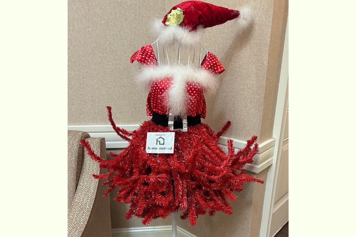 Home Instead Spreads Extra Joy at The Addison of West Ashley, SC