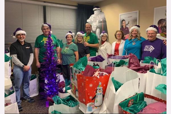 Home Instead Hosts Community Wrapping Party in Vancouver, WA