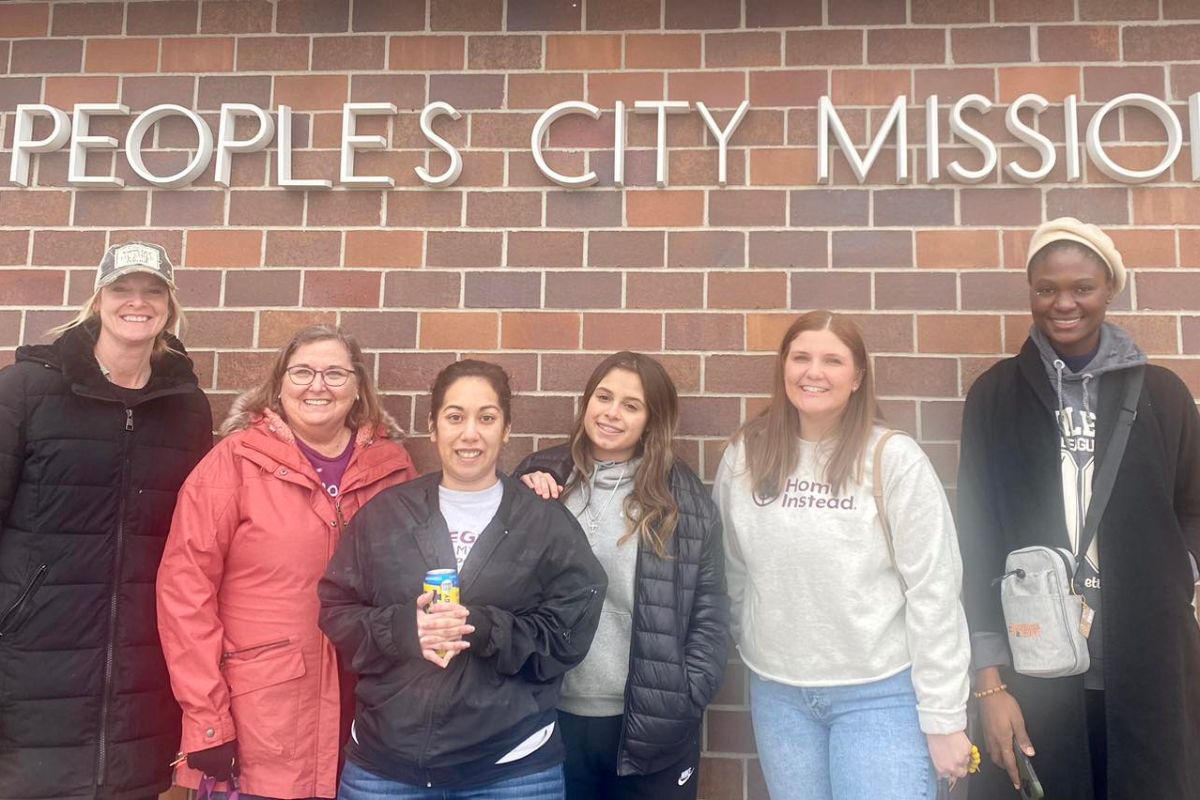 Home Instead Lincoln, NE Volunteers at the Peoples City Mission hero