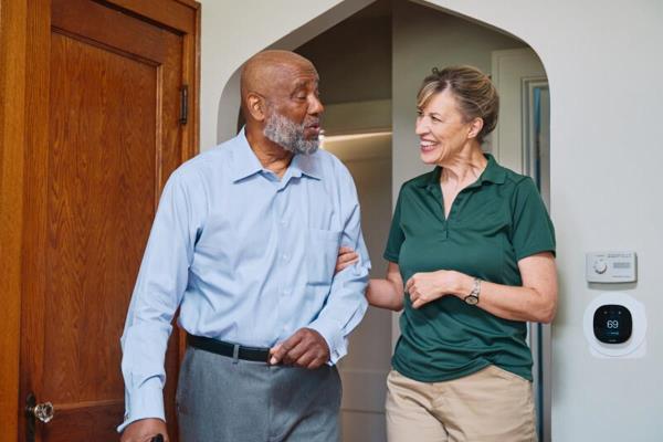 carepro elderly man doorway1200