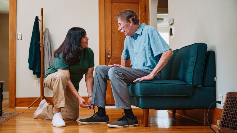 Home Instead caregiver with senior client in Kettering, OH