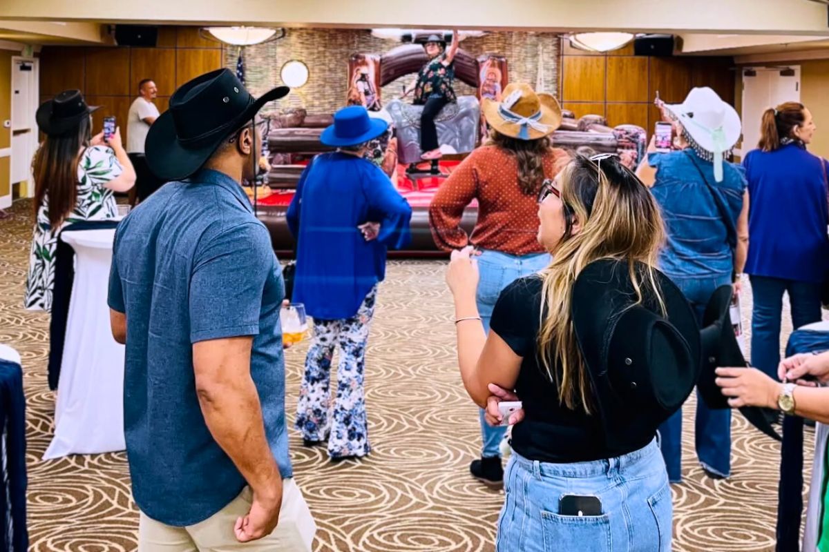 Home Instead Joins Networking Mixer in Palm Desert, CA