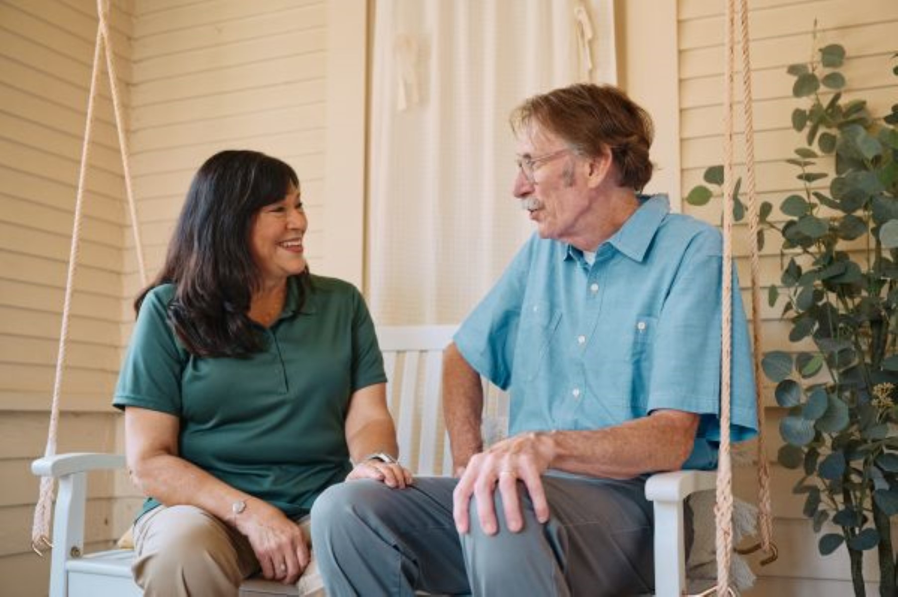 2407 Conversation Z6B 0149 WEB