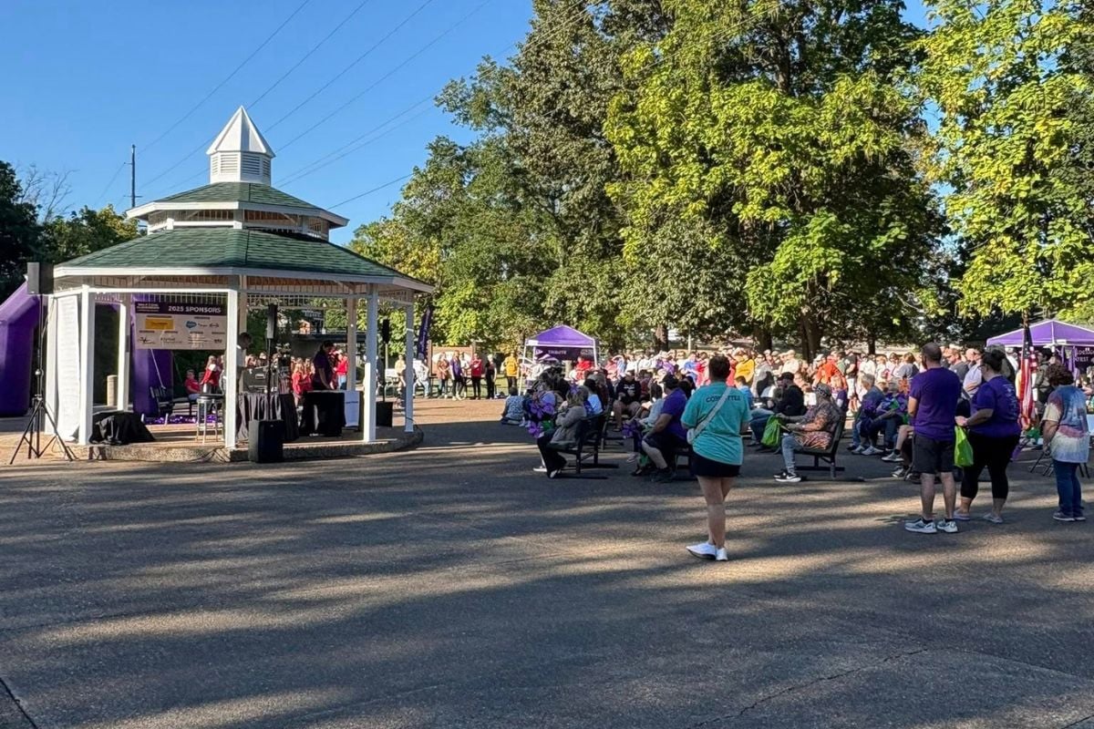 Home Instead at 2025 Walk to End Alzheimer's in Jasper, IN