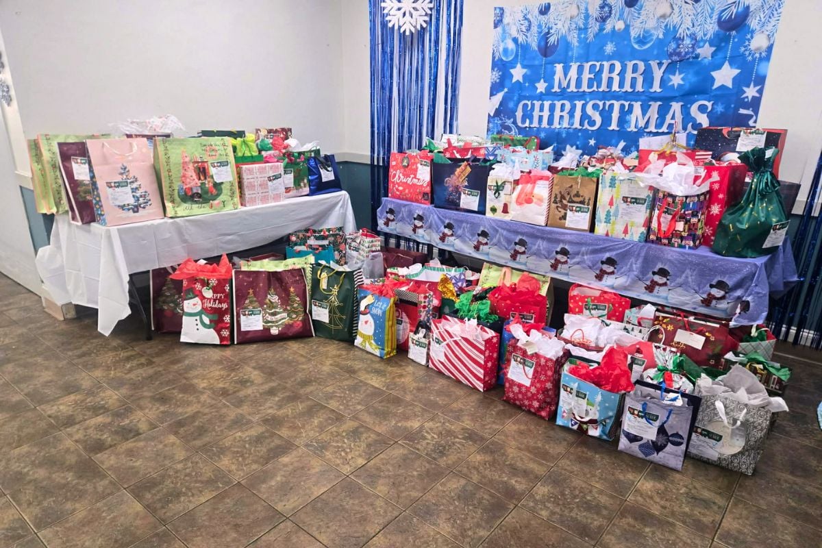 Home Instead of New Orleans Sets Be a Santa to a Senior Record