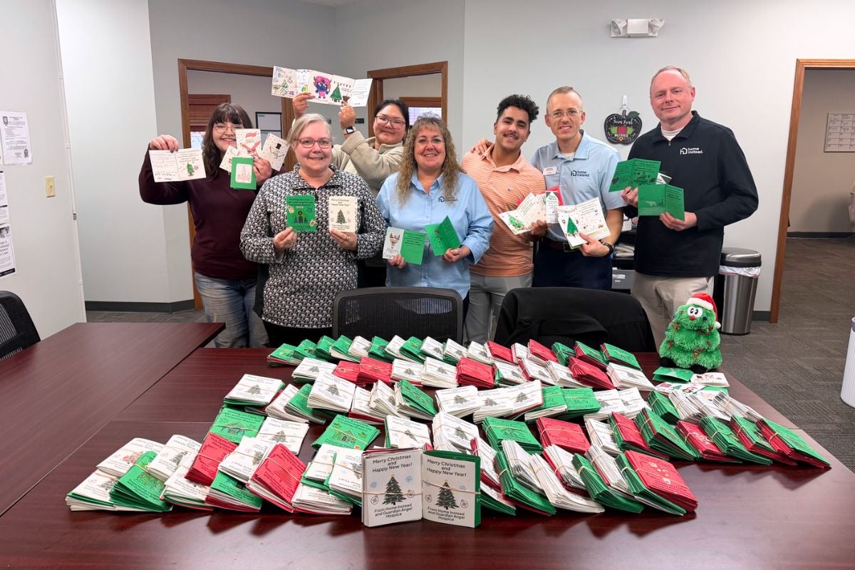 Home Instead Delivers Holiday Cards to Seniors in West Lafayette, Indiana