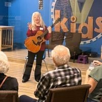 Home Instead Celebrates the Holidays with a Musical Memory Cafe in Avondale, AZ