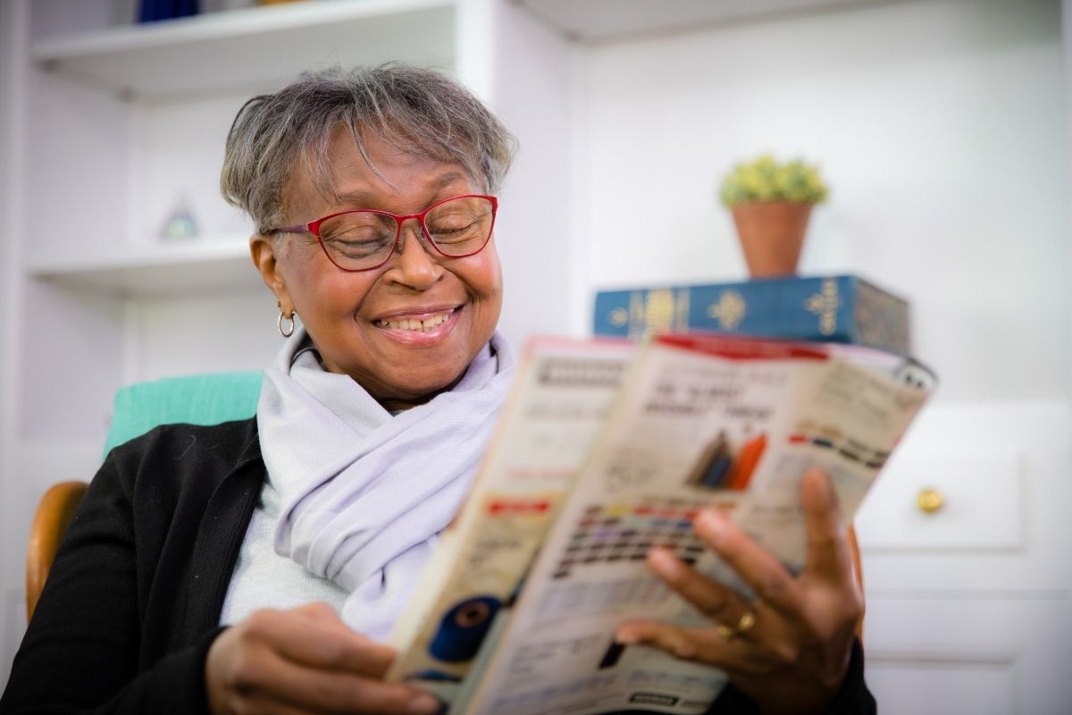 Estelle reading