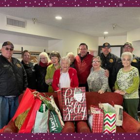 be a santa to a senior picture3