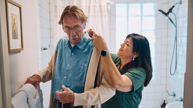 Home Instead caregiver supporting senior client in Ventura, CA