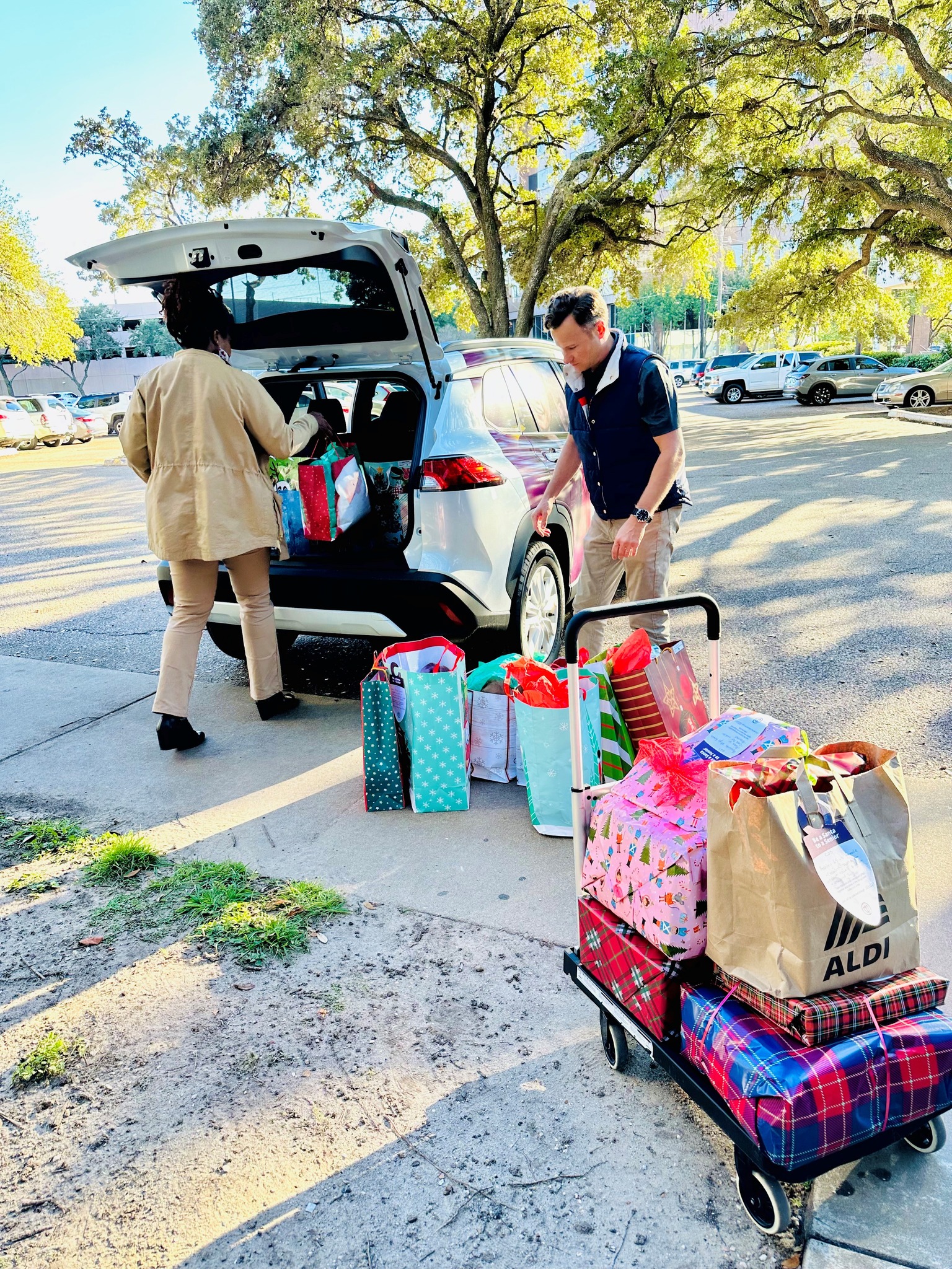 Home Instead Delivering Gifts for Seniors in Houston, TX