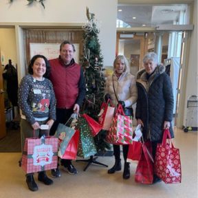 be a santa to a senior picture4