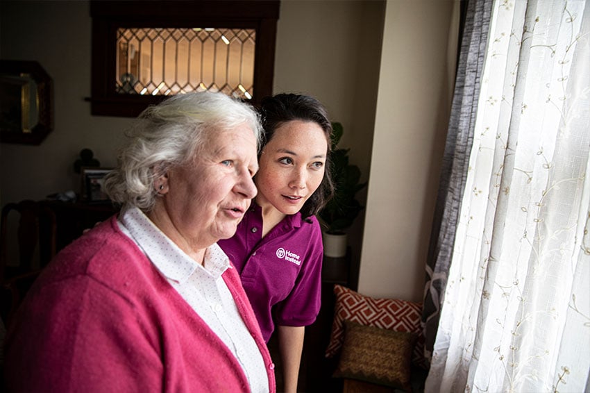 helping woman with in home dementia
